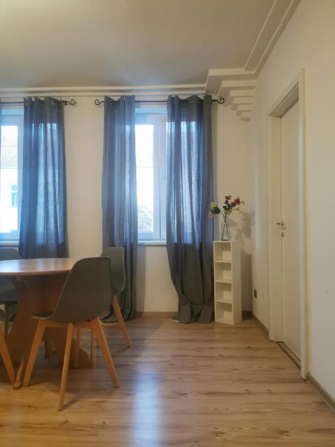 Beautiful, Spacious And Cheap Lejlighed Wien Eksteriør billede
